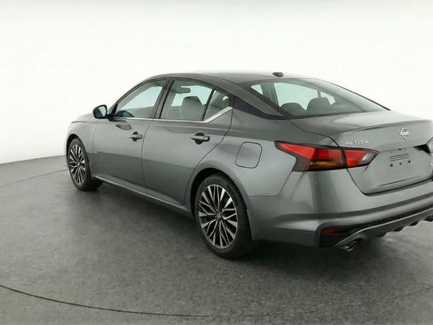 Used 2025 Nissan Altima 2.5 SV image 6