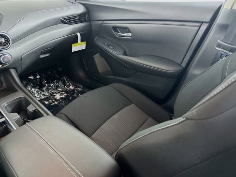 Certified 2025 Nissan Sentra SV image 30