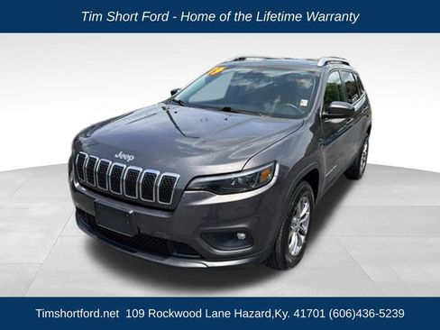 Used 2019 Jeep Cherokee Latitude Plus w/ Comfort/Convenience Group AWD/4WD image 2