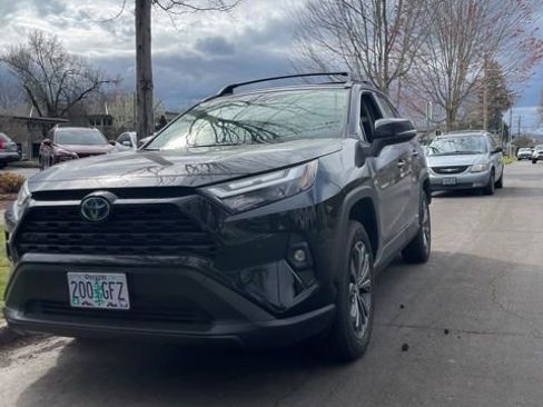 Used 2024 Toyota RAV4 XLE Premium w/ Weather Package image 17