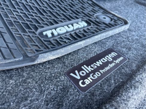 Certified 2020 Volkswagen Tiguan SE image 42