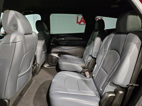 Used 2024 Buick Enclave Premium image 37