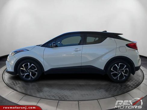 Used 2019 Toyota C-HR XLE image 2