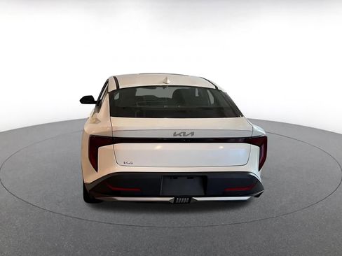 Used 2025 Kia K4 LXS image 12