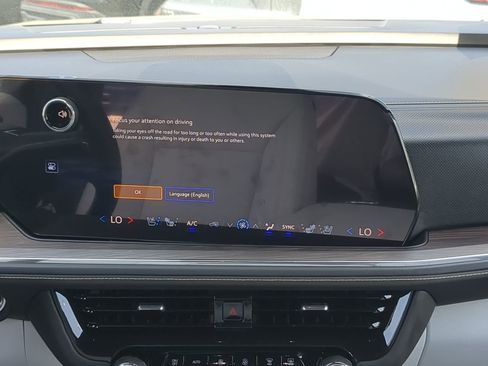 New 2025 Chevrolet Suburban Premier image 17