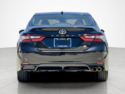 Certified 2022 Toyota Camry SE FWD image 4
