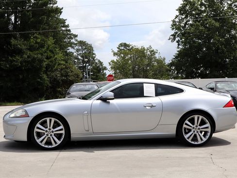Used 2010 Jaguar XK Coupe RWD image 4