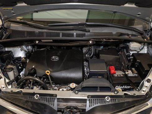 Used 2020 Toyota Sienna LE image 19