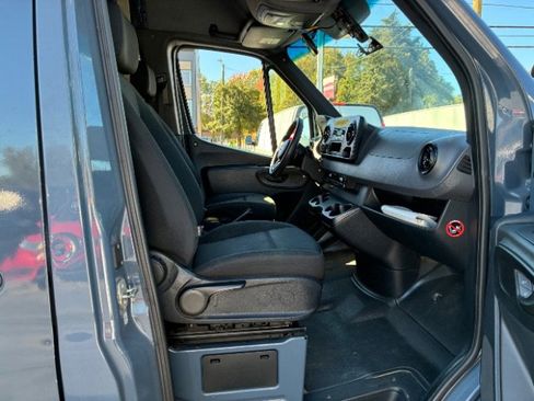 Used 2019 Mercedes-Benz Sprinter 170 image 21