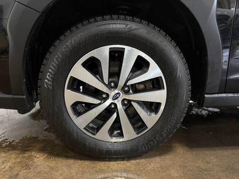 Used 2024 Subaru Outback Premium image 31