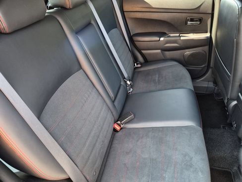 Used 2025 Mitsubishi Outlander Sport SE AWD/4WD image 29