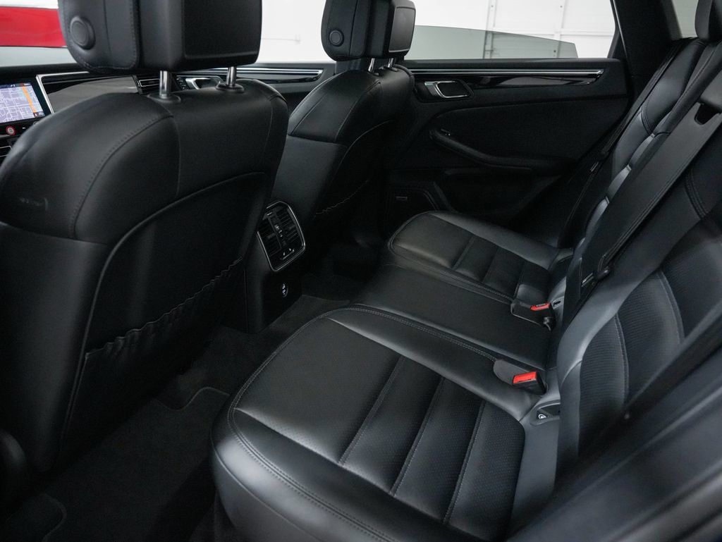 Used 2023 Porsche Macan S AWD/4WD image 27