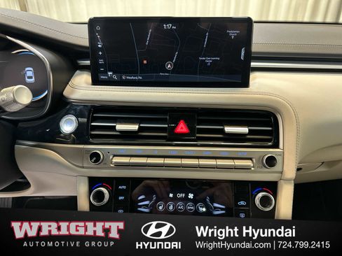 Certified 2025 Genesis G70 2.5T image 24