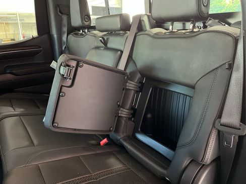 Used 2024 Chevrolet Silverado 1500 High Country w/ Technology Package AWD/4WD image 14