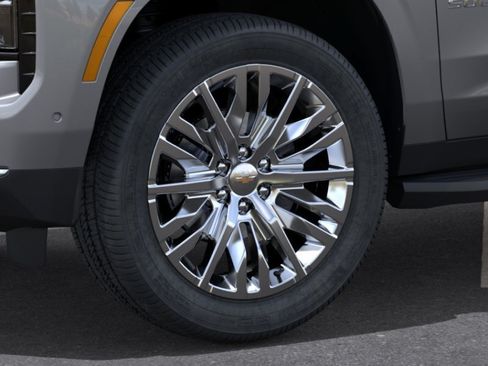 New 2026 Chevrolet Suburban Premier w/ Sun And Tow Package AWD/4WD image 9
