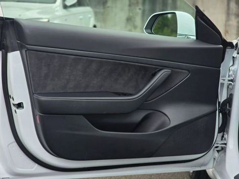 Used 2020 Tesla Model 3 Standard Range Plus image 24