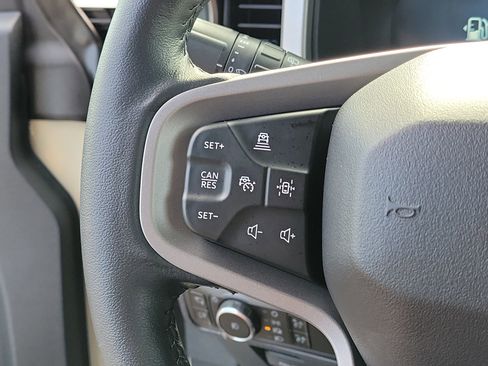 Used 2025 Ford Bronco Outer Banks AWD/4WD image 32