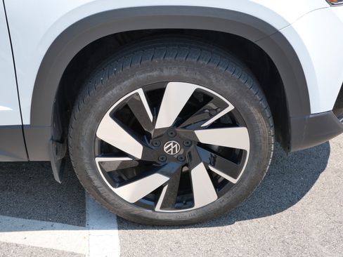 Used 2023 Volkswagen Taos SEL AWD/4WD image 15