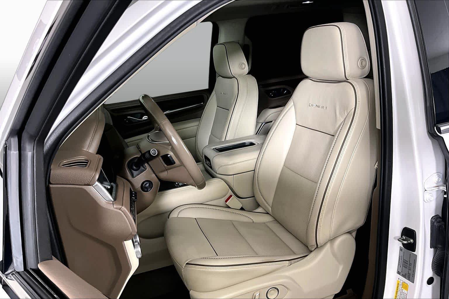 Used 2021 GMC Yukon Denali w/ Denali Premium Package RWD image 8