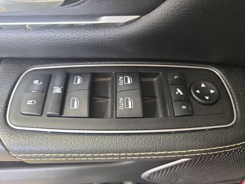 Used 2023 RAM 1500 Laramie AWD/4WD image 31
