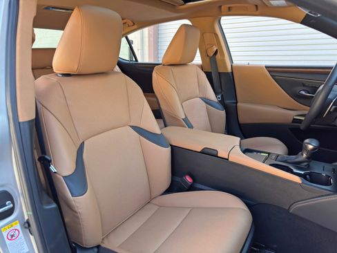 Used 2023 Lexus ES 350 w/ Premium Package FWD image 39