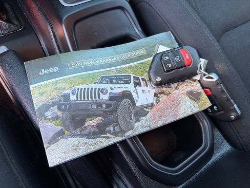 Used 2019 Jeep Wrangler Unlimited Sport S AWD/4WD image 30