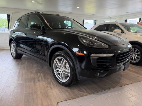 Used 2017 Porsche Cayenne S AWD/4WD image 6