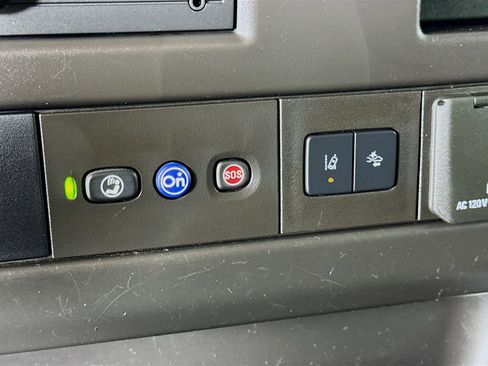 Used 2021 Chevrolet Express 3500 w/ Driver Convenience Package RWD image 13