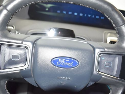 Certified 2025 Ford Expedition Platinum AWD/4WD image 13