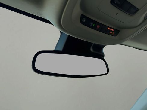 Used 2023 Buick Envision Essence image 28