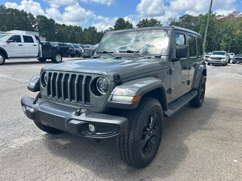 Used 2023 Jeep Wrangler Unlimited Sahara AWD/4WD image 32
