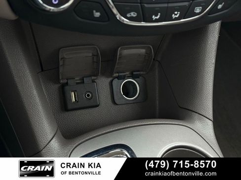 Used 2017 Chevrolet Cruze Premier w/ Enhanced Convenience Package FWD image 17