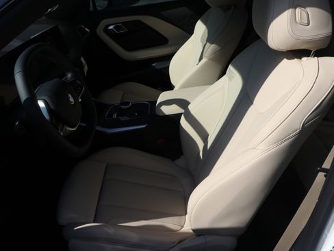 Used 2025 BMW 230i Coupe w/ Convenience Package image 15