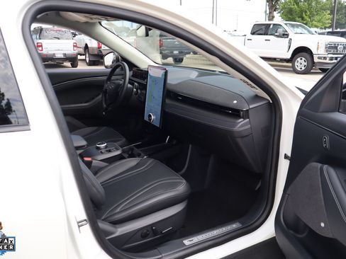 Used 2023 Ford Mustang Mach-E Premium AWD/4WD image 28