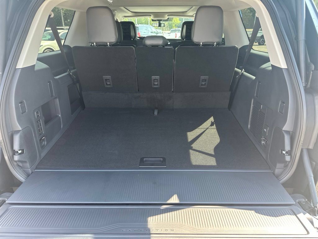 New 2027 Ford Expedition Max Active RWD image 10