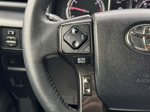 Used 2020 Toyota 4Runner TRD Off-Road Premium w/ Moonroof Package AWD/4WD image 33
