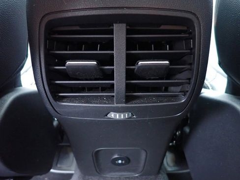 Certified 2025 Ford Escape Platinum w/ Premium Technology Package image 18