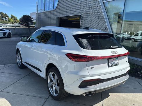 Used 2025 Audi Q5 Premium Plus w/ Premium Plus AWD/4WD image 8