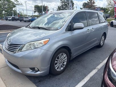 Used 2016 Toyota Sienna XLE Premium