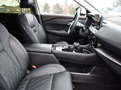 Used 2023 Nissan Rogue Platinum image 30