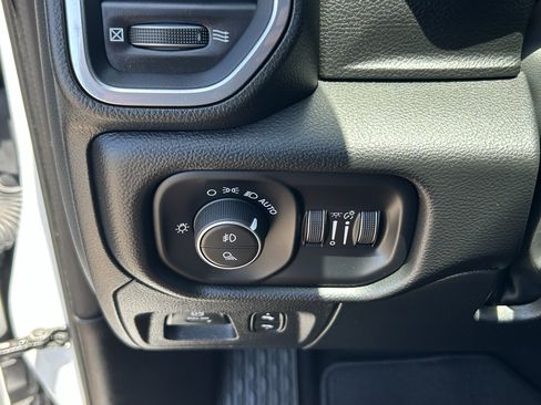 Used 2025 RAM 1500 Laramie w/ Sport Appearance Package AWD/4WD image 32