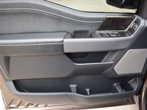 Used 2022 Ford F150 Lariat w/ Equipment Group 502A High image 8