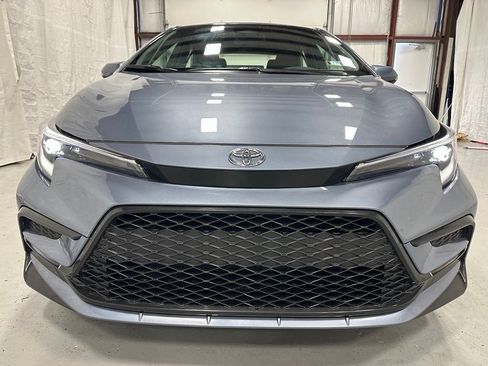 Used 2026 Toyota Corolla SE FWD image 2