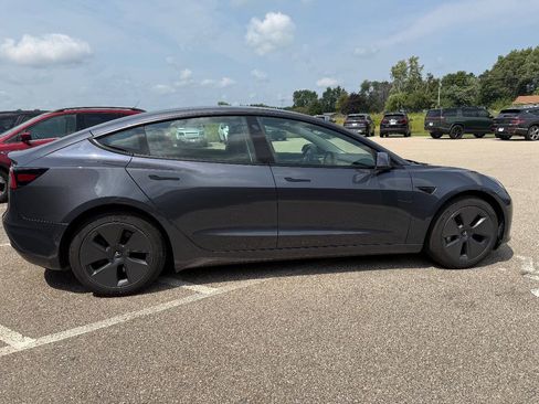 Used 2022 Tesla Model 3 Long Range AWD/4WD image 8