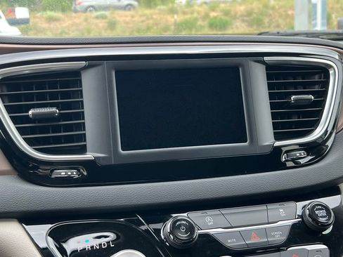 Used 2023 Chrysler Voyager LX FWD image 32