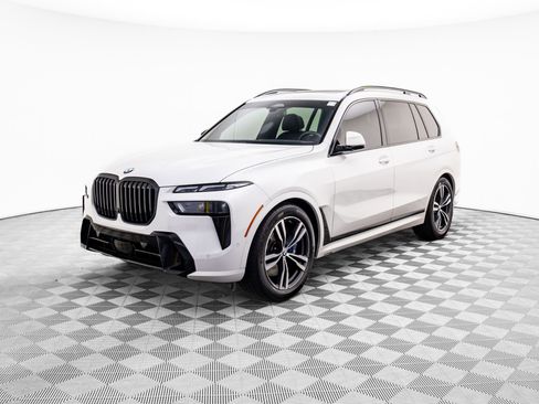 Used 2024 BMW X7 xDrive40i w/ M Sport Package image 1