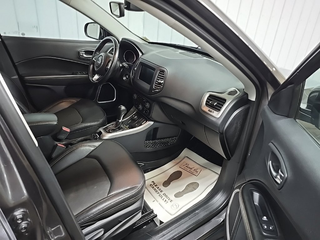 Used 2019 Jeep Compass Latitude AWD/4WD image 15