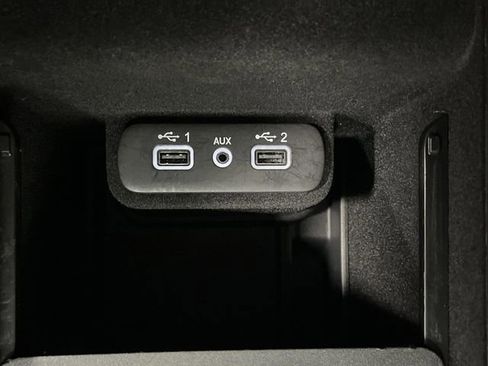 Used 2023 Chrysler 300 Touring w/ Sport Appearance Package image 21