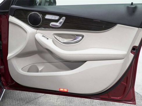 Used 2018 Mercedes-Benz C 300 Sedan image 32