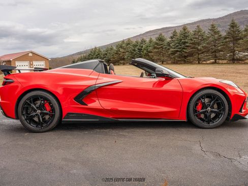 Used 2021 Chevrolet Corvette Stingray Convertible 3LT Z51 w/ Z51 Performance Package image 9